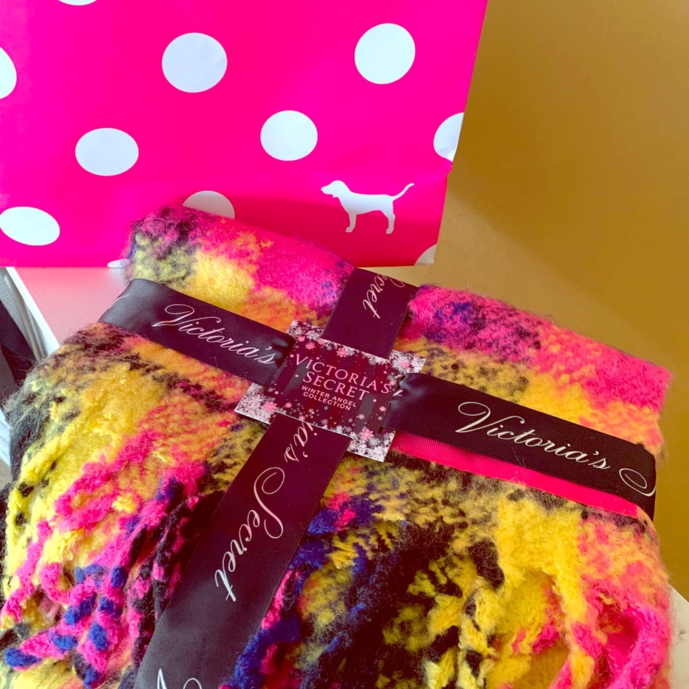 Victoria’s Secret New Season Scarf with bag.